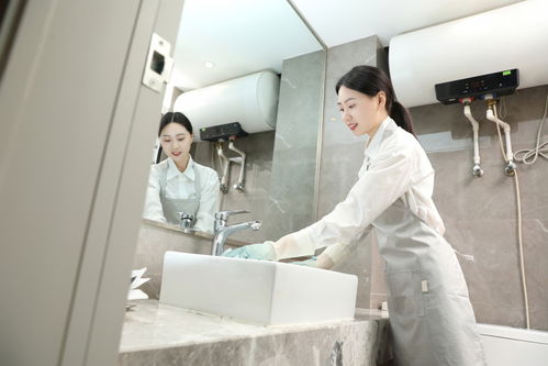 家政保潔清潔工浴室打掃服務女性人物攝影圖 攝影